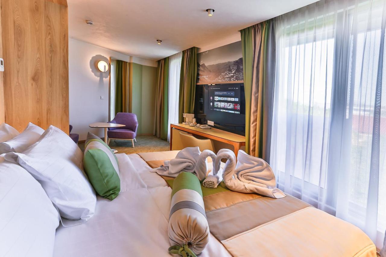 Carine Hotel Centar Podgorica Exterior photo